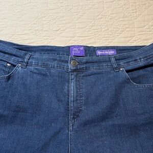 Jeans with sparkle design on pockets